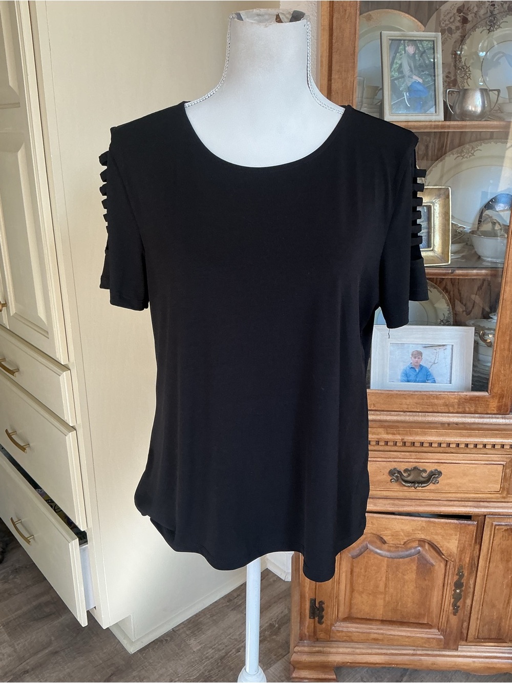 Carmen Marc Valvo Black Lattice Sleeve Top Knit Blouse Cutout Cold Shoulder L